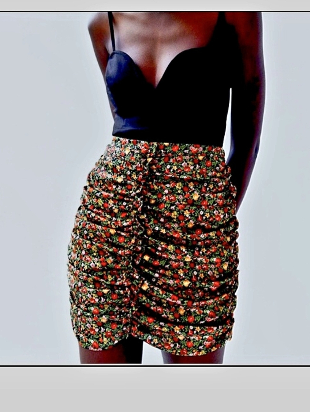 Zara  Size S floral print ruched draped mini skirt.